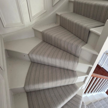 The runner is fitted - Roger Oates Design -Ashby Elm 70cm