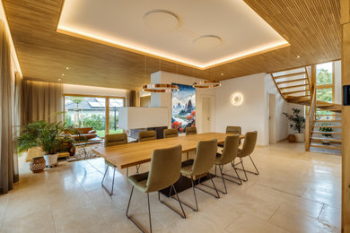 Asiatisches Esszimmer in Sonstige