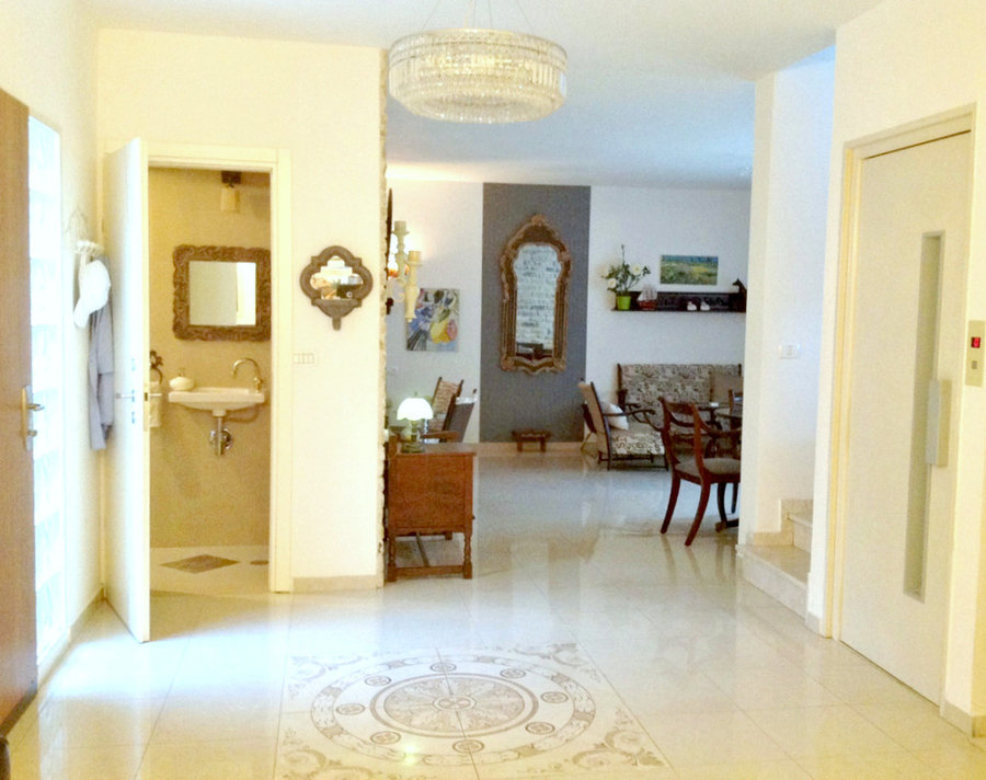 overview of entrance/ elevator from informal dining area