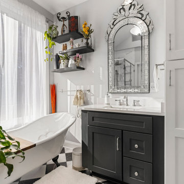 Travelers Rest Bathroom