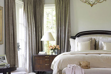 Bedroom - transitional bedroom idea in Toronto