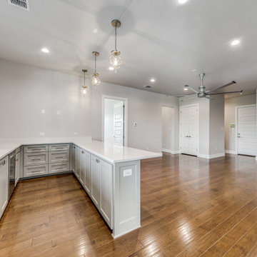 Transitional: 5,087 ft², 5 BR/5.5 BA/1 ST