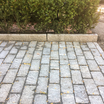 Driveway bordering