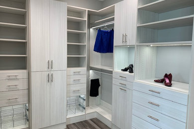 Showroom- LED closet