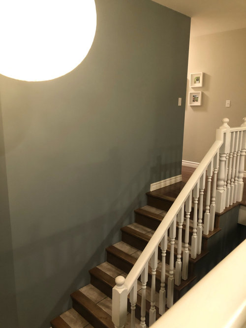 how to decor this wall going up the stairs to main living area