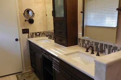 Bathroom - transitional bathroom idea in Jacksonville