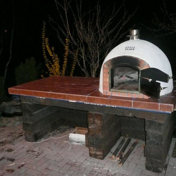 Outdoor brick pizza oven