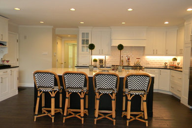 Elegant kitchen photo in St Louis