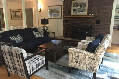 Trendy living room photo in Toronto