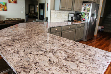 Kitchen - transitional kitchen idea in Minneapolis