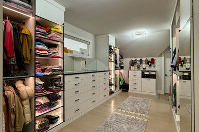 Large trendy closet photo in Chicago