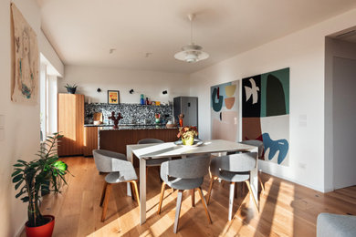 Foto di una sala da pranzo contemporanea