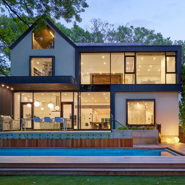 Rear facade of bilateral home