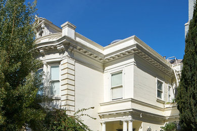 Photo of a classic home in San Francisco.