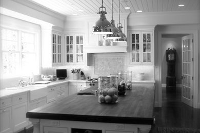 Kitchen photo in San Francisco