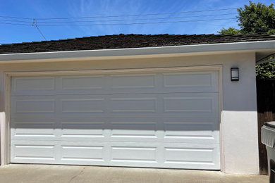 Garage - traditional garage idea in Sacramento