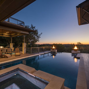 Linear Pool with Negative Edge in San Antonio, TX