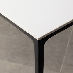 Minimalist Table &ndash; Innovation S - White / Black - Dining Tables