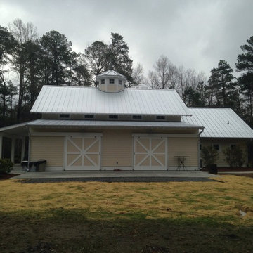 White House Plantation Barn