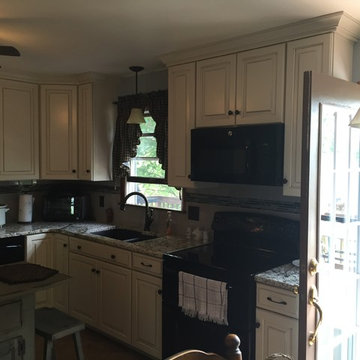 Kitchen with Carolina Summer Granite