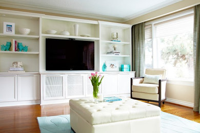 Living room - modern living room idea in Toronto