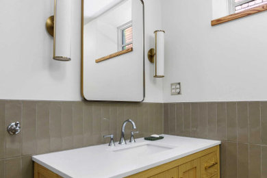 Example of a bathroom design in Toronto