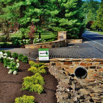 Natural Stone Mailbox/Walls and Courtstone Drive