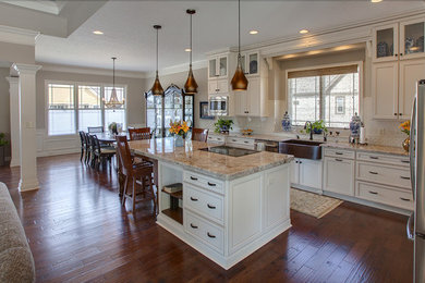 Transitional kitchen photo in Indianapolis