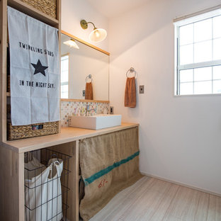 名古屋のカントリー風おしゃれなトイレ・洗面所の写真