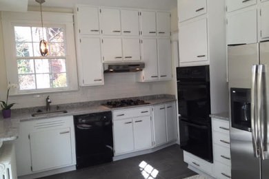Kitchen - traditional kitchen idea in DC Metro