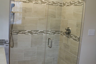 Bathroom - traditional bathroom idea in Cleveland