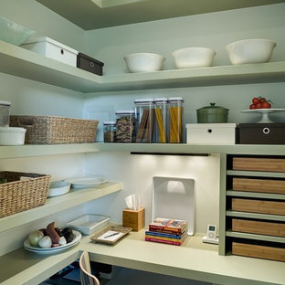 Inspiration pour une arrière-cuisine design.