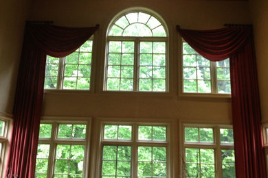 Living room - traditional living room idea in Philadelphia