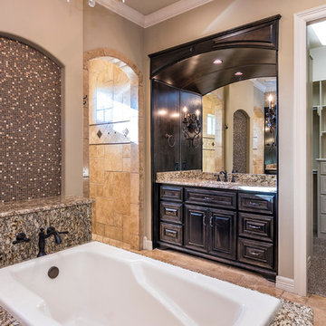Abby Gail Master Bath & Closets