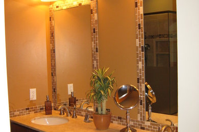 Example of a tuscan bathroom design in Columbus