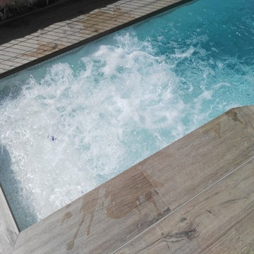 Zona spa en piscina.