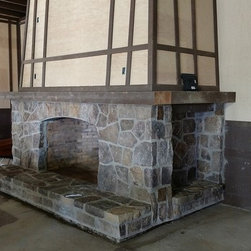 QuarryCut Stone - Dark - Irregular (Full Bed). - Landscaping Stones And Pavers