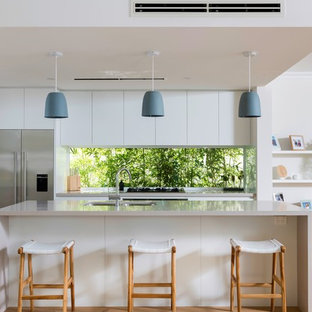 Design ideas for a contemporary kitchen in Perth.
