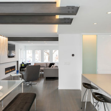 Sunlit Urban Empty Nester home