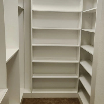 Ladera Walk-In Closet