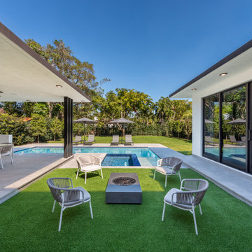Contemporary Home - 09