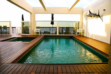 Pool - contemporary pool idea in Los Angeles