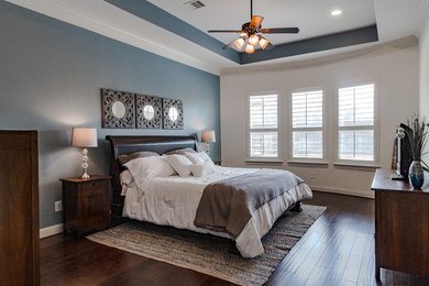 Bedroom photo in Houston