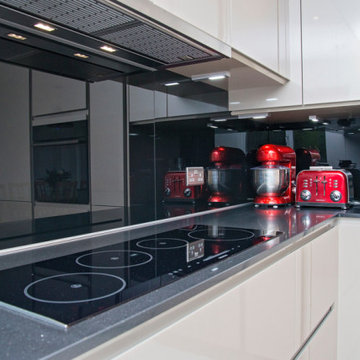 Modern Gloss Beige & Black Kitchen in Wemyss Bay