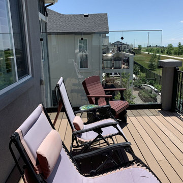 Glass Windbreaks Enhance Outdoor Living