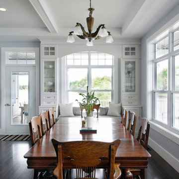 Lakefront Living