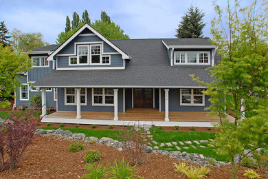Cottage exterior home photo in Seattle