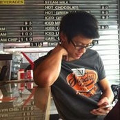 yos yom's photo