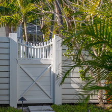 Side Gate