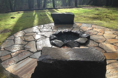 Design ideas for a rustic landscaping in Seattle.